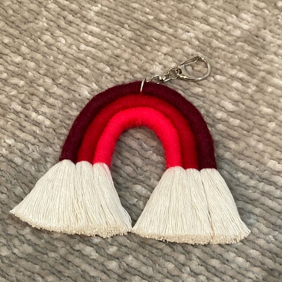 🔸NWT🔸 Red Ombré Macrame Rainbow Keychain / Purse Charm/ Tassel - Picture 3 of 10